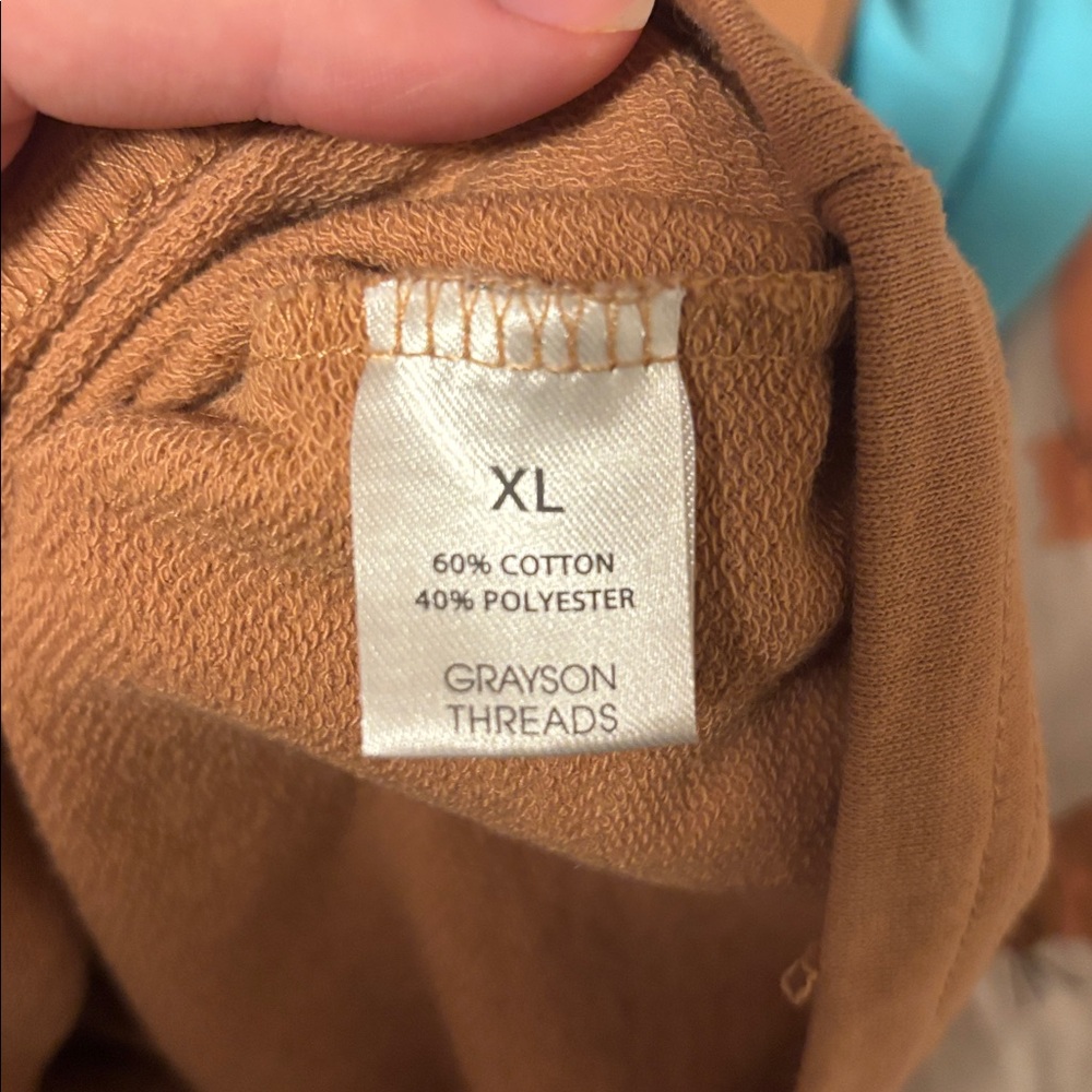 oversized brown christmas bear crewneck - Picture 4 of 4